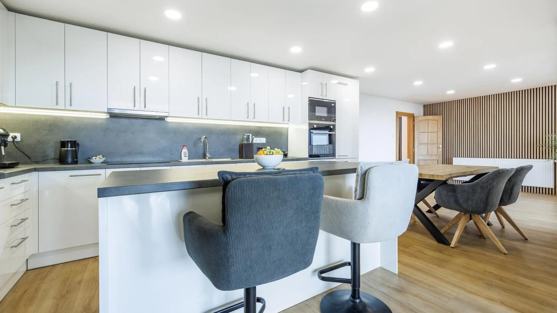 Airport Luxury Apartment & Spa Prag Tjekkiet