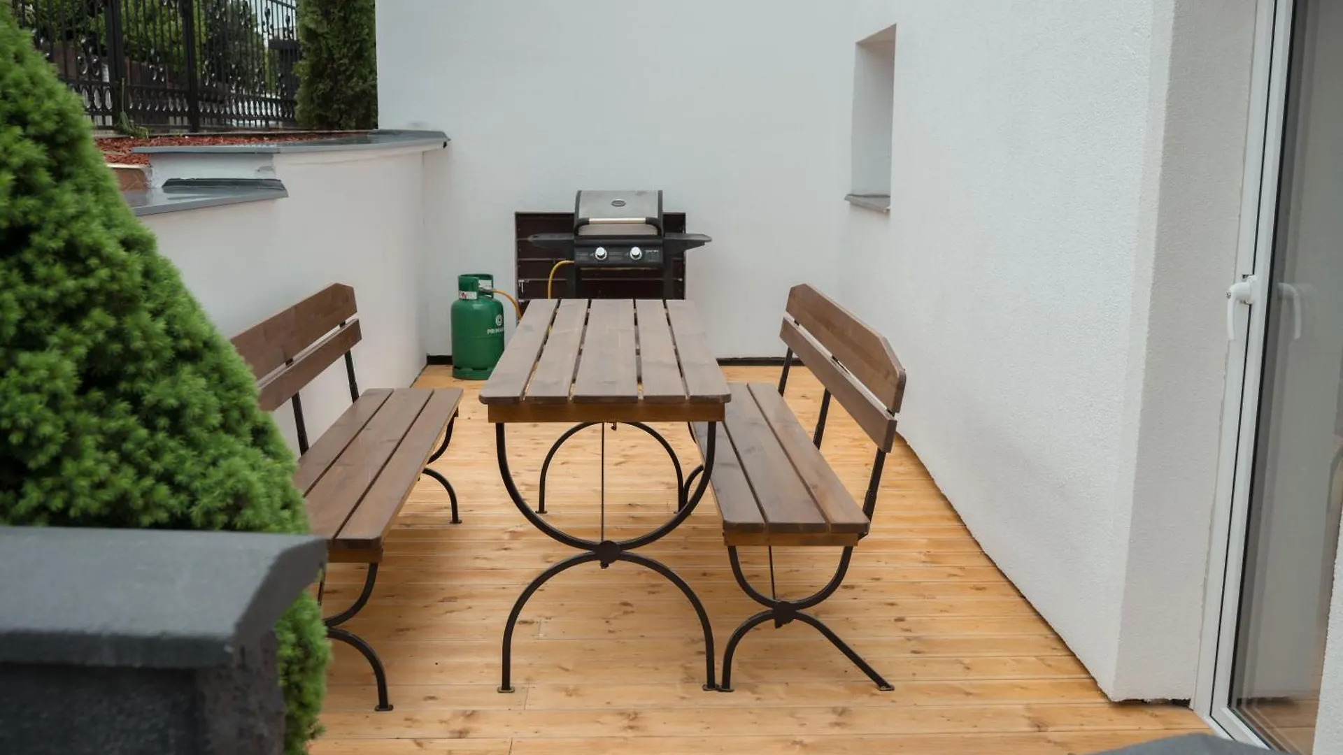 Airport Luxury Apartment & Spa Prague
