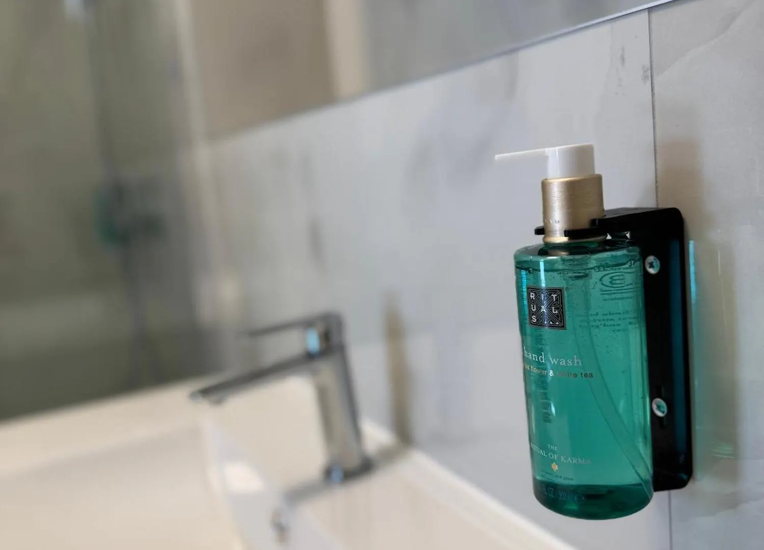 Airport Luxury Apartment & Spa Prague