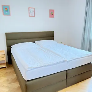 Familyvilla, New 4 Luxury Big Apartments, Parking Apartmán
