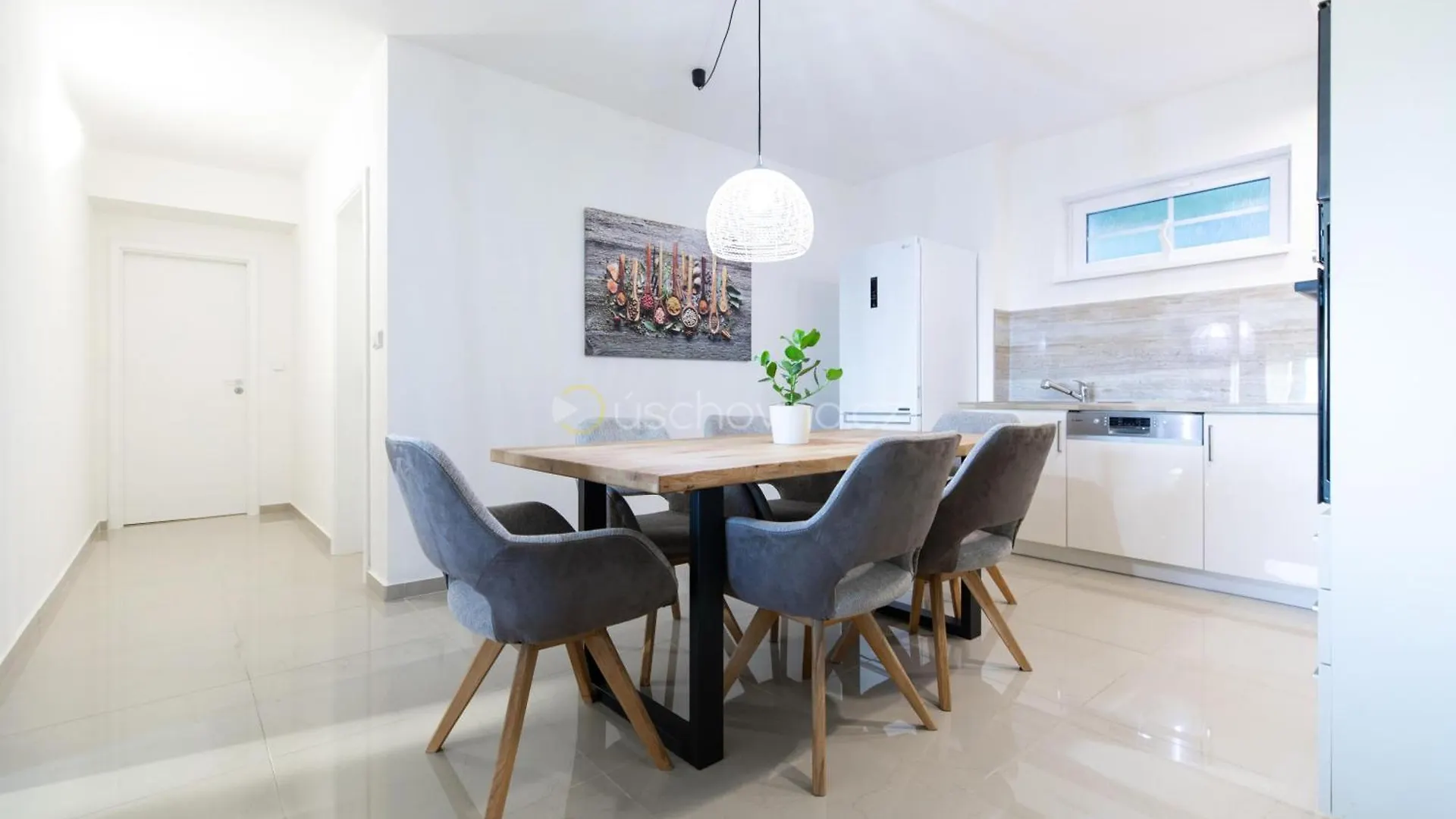 Airport Luxury Apartment & Spa Prague 0*,
