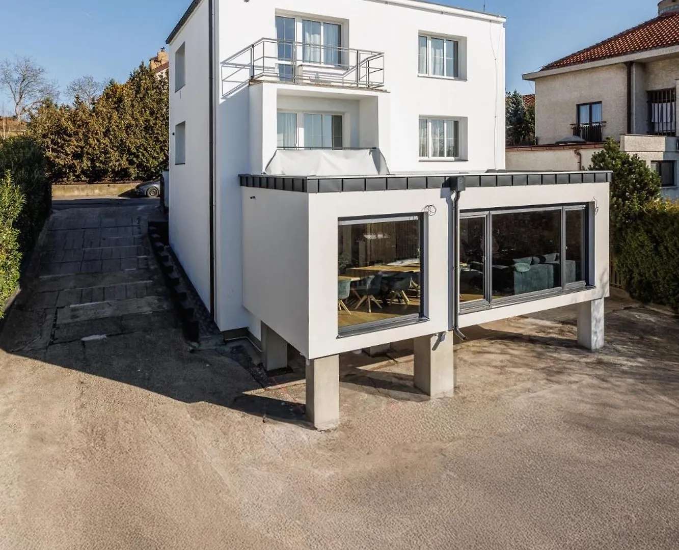 Airport Luxury Apartment & Spa Prague 0*,