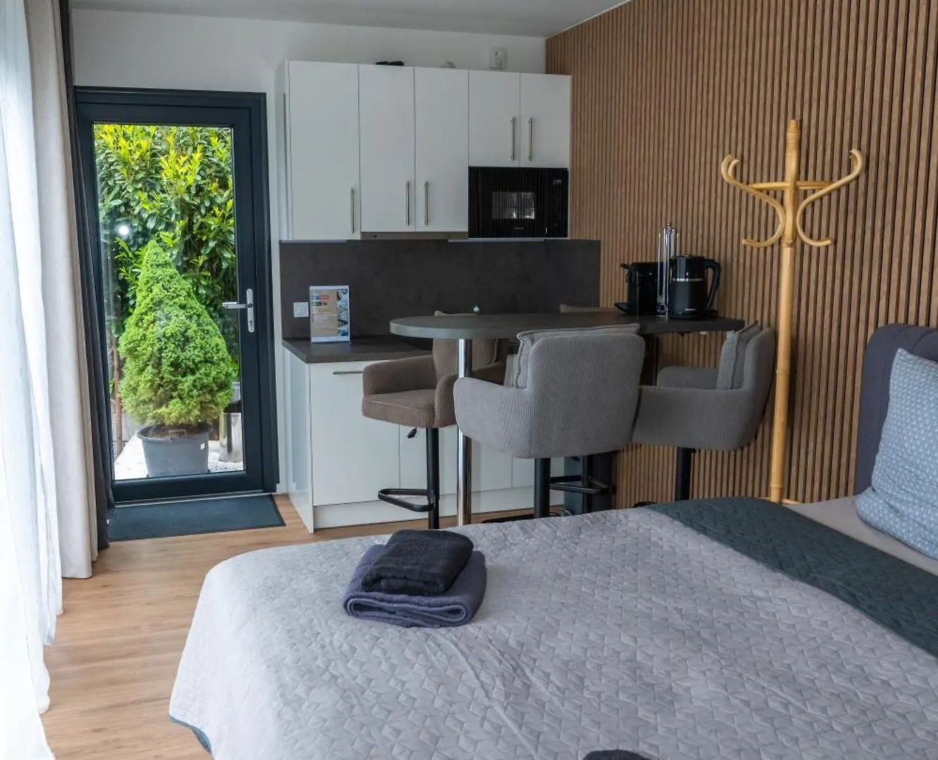 Airport Luxury Apartment & Spa Prague