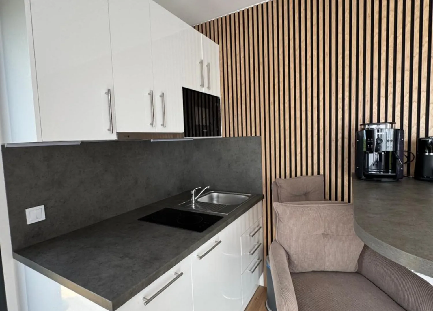 Airport Luxury Apartment & Spa Prague Czech Republic