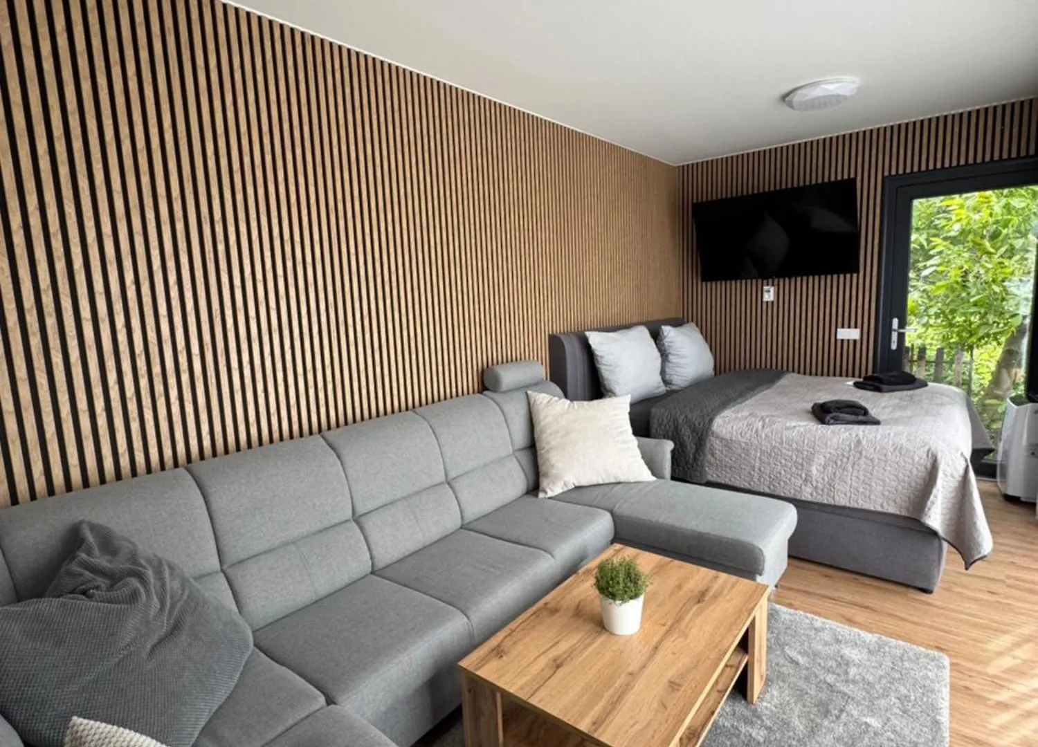 Airport Luxury Apartment & Spa Prague